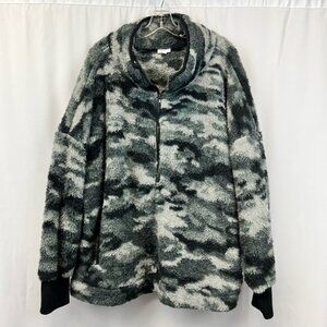 LuLaRoe Gray Camouflage Fleece Pullover